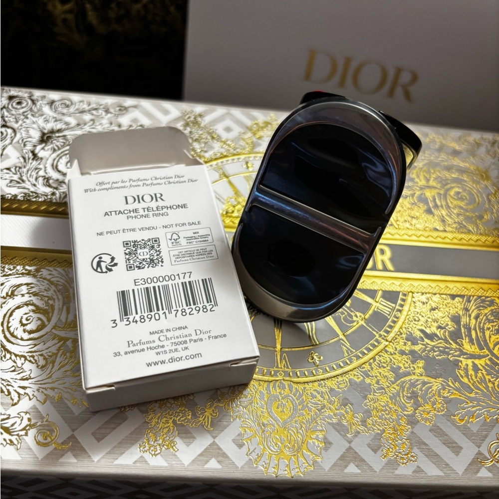 Dior Attache Mirror Phone Ring (GWP) - Picture 2 of 5